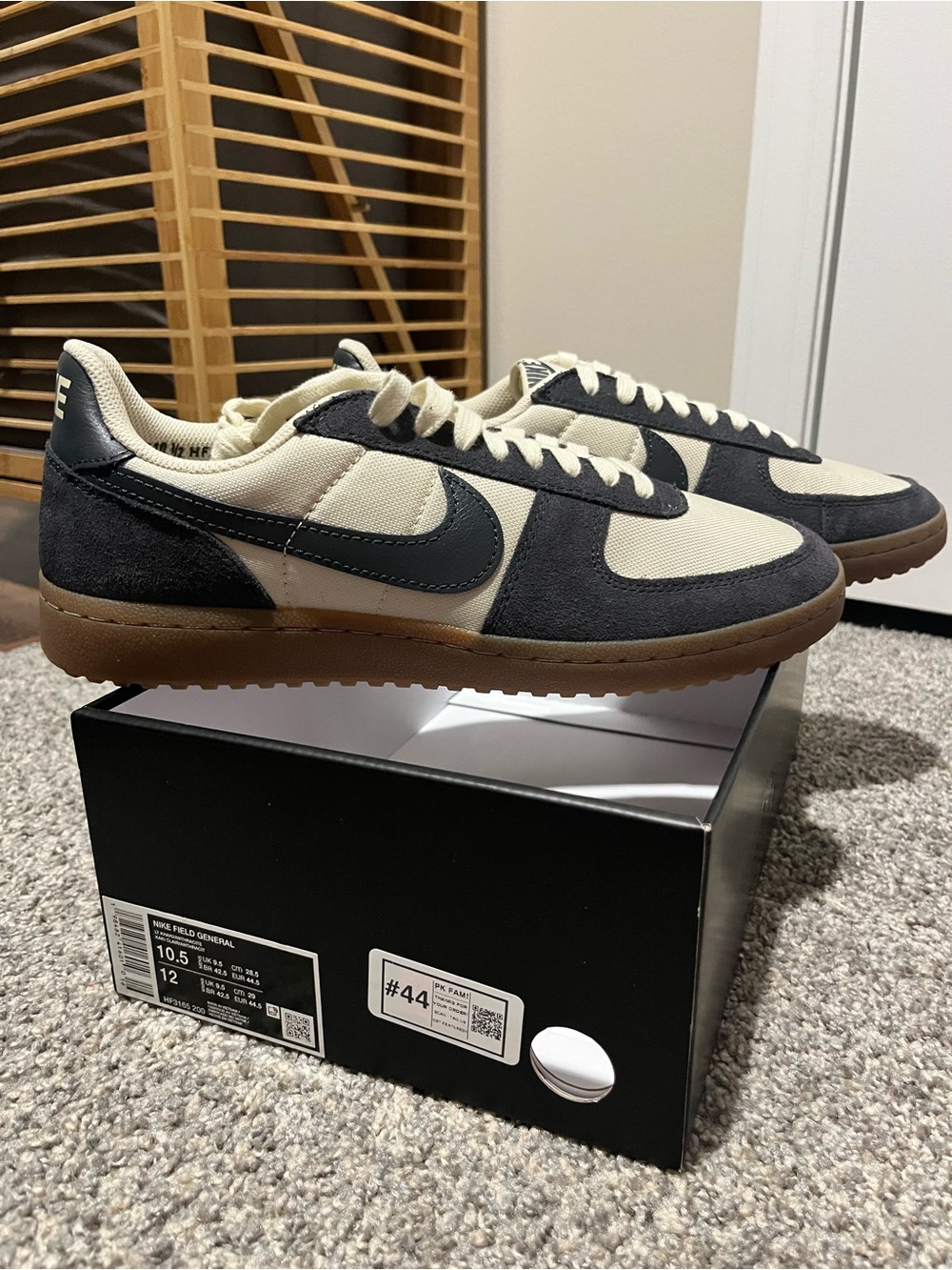 Nike Field General Men’s Low-Top Sneakers in Cream, Black & Gum